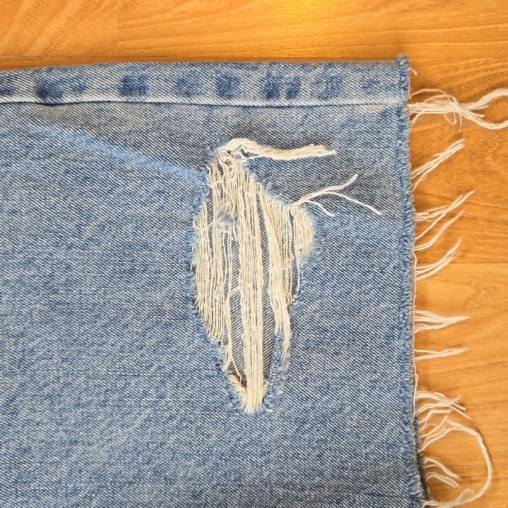 Abrand "Carrie" Jean Shorts - Picture 4 of 9